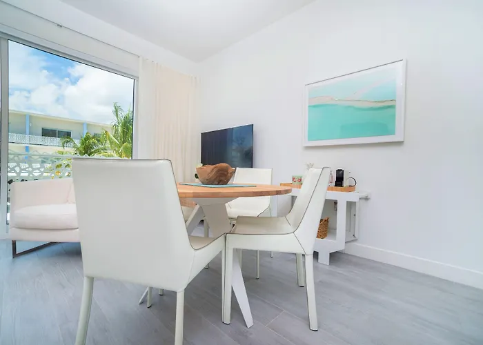 Cayman Luxury Rentals At The Grove